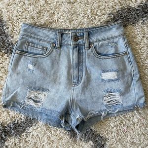 BULLHEAD PAC SUN DENIM MOM SHORTS